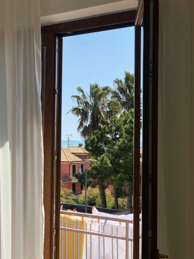 Appartamento In Casa Indipendente A 2 Km Dal Mare. Porto SantʼElpidio Exterior foto